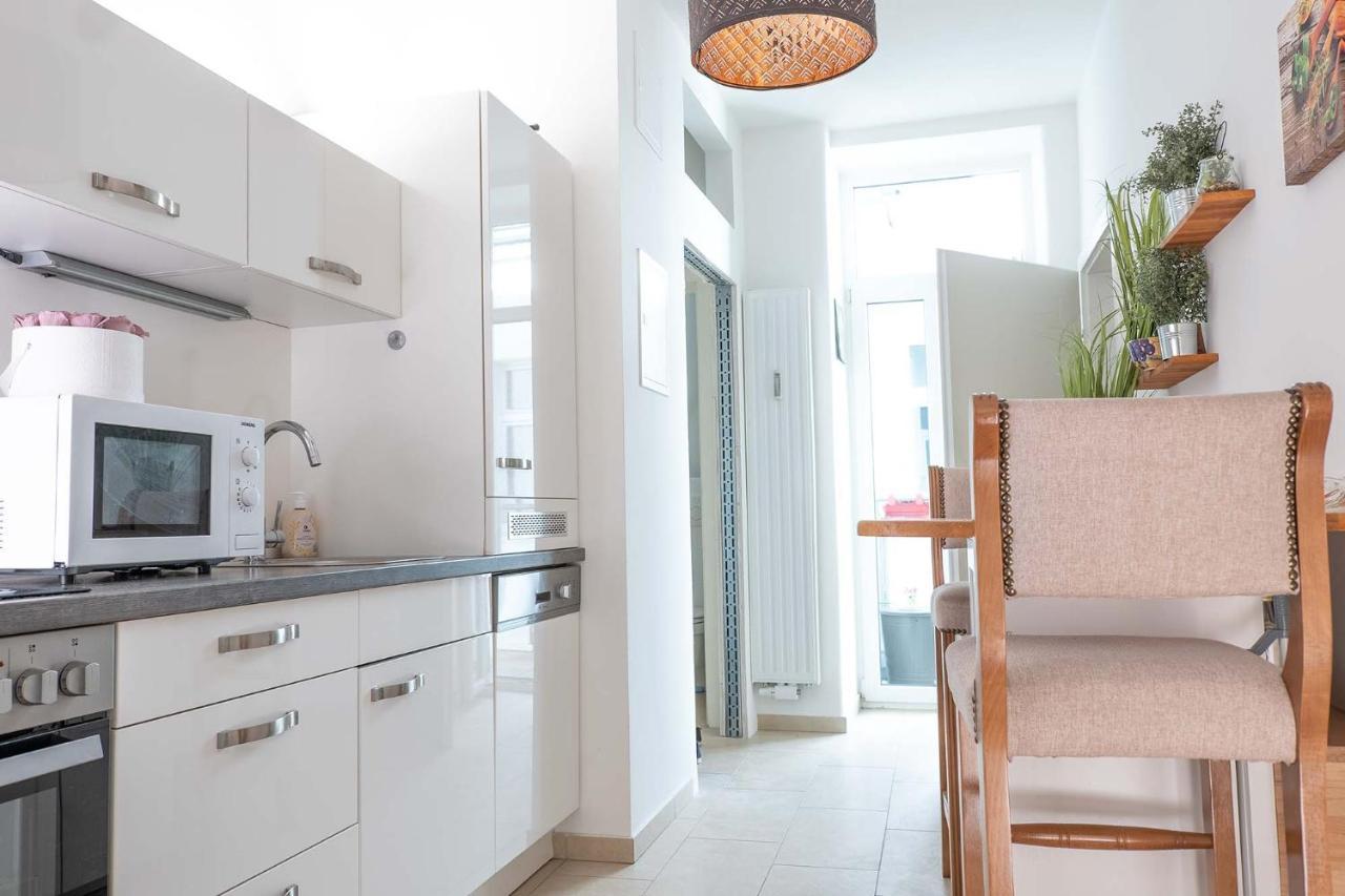 2 Rooms & Balcony - Top Location! Vienna Exterior photo